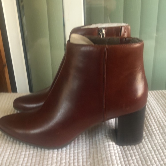 Rockport ankle boots. Never worn. - Picture 2 of 4